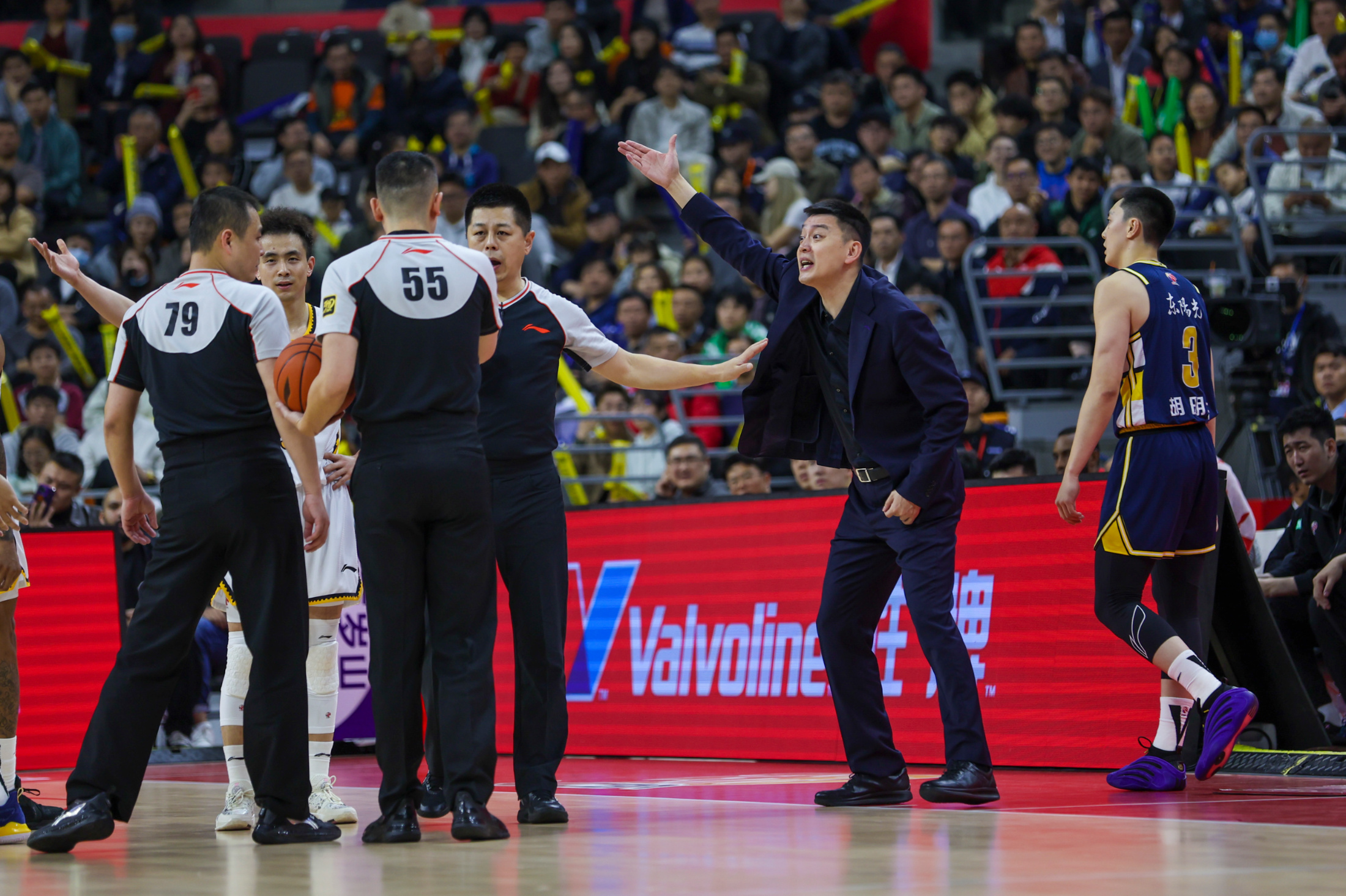 天博体育在线-费城76人刷新队史纪录备战CBA季后赛休斯敦火箭关键时刻手感冰凉，阿扎伦卡与90激战公牛分钟看傻球迷(休斯顿火箭队传来2个劲爆消息)